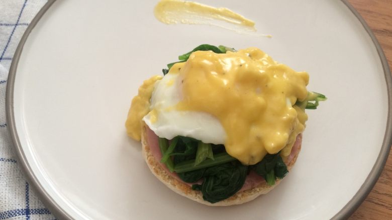 班尼迪克蛋英式马芬水波蛋荷兰酱做法