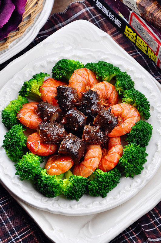 八珍盛宴醉美食光繁如花之啤酒海参虾