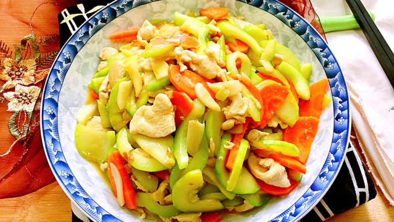 吃鸡蚝香西葫芦炒鸡胸