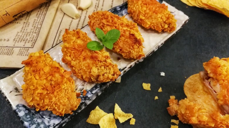 薯片鸡翅把孩子爱吃的放在一起