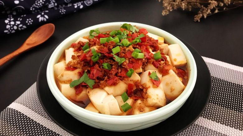 剁椒蒸豆腐15分钟快手菜