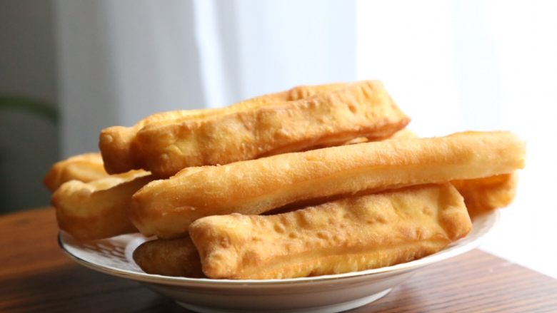 自制健康蓬松油条