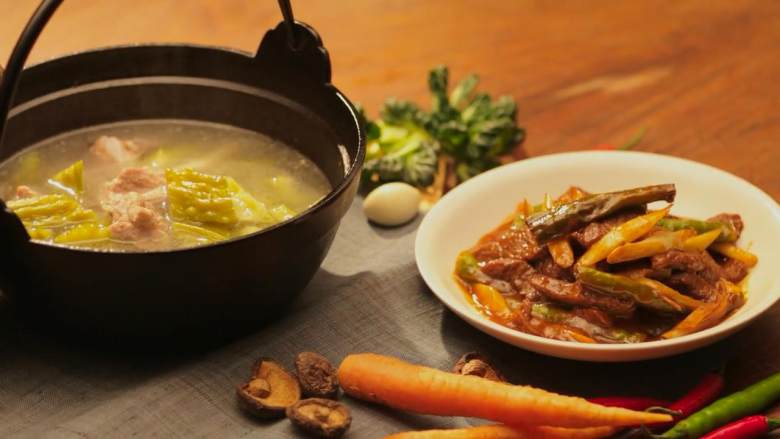 杭椒牛柳苦瓜排骨汤