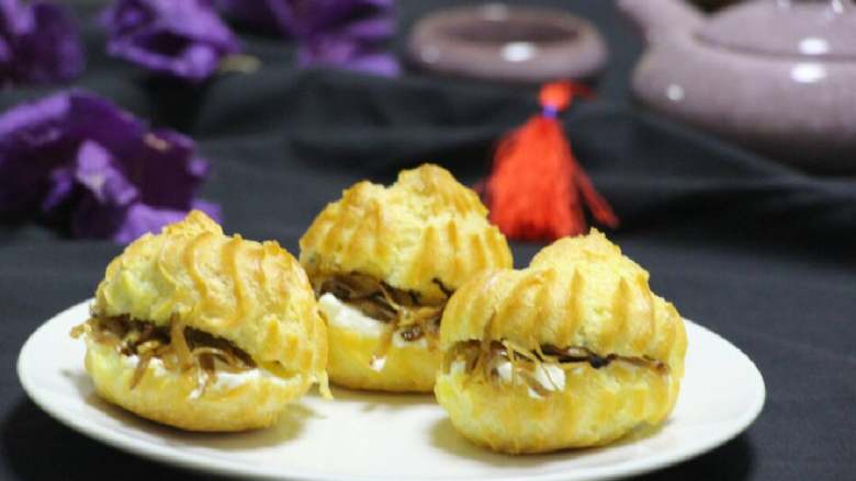 沙丁鱼咸奶油泡芙