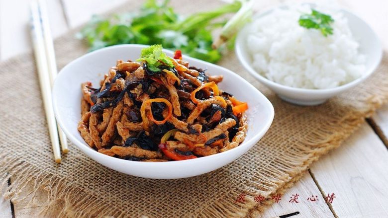 鱼香素肉丝用素食材做出肉滋味的下饭利器