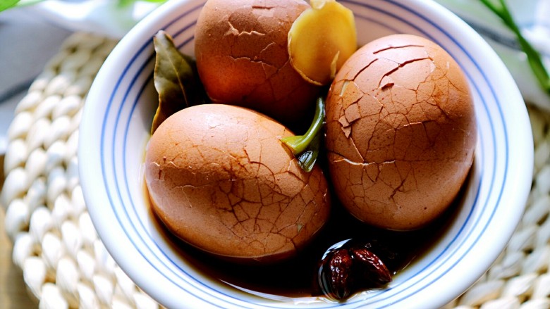 黑酱油五香酱油蛋