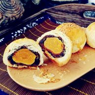 豆沙蛋黄酥