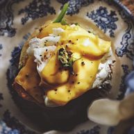 免油炸的黄金猪排三明治汉堡