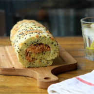 黑芝麻肉松蛋糕卷