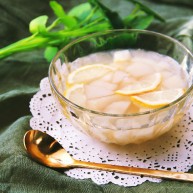 冬喝暖饮夏吃冰冰糖雪梨柠檬饮