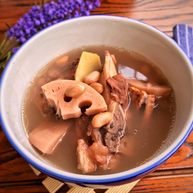 莲藕花生章鱼大骨汤