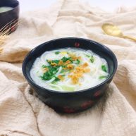 咸味骨汤鱼松米线