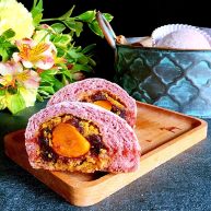 蛋黄豆沙蔓越莓包