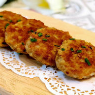 叫它藕饼其实不准确因为真的是肉比较多