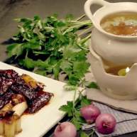 传统葱烧海参乌鱼蛋汤