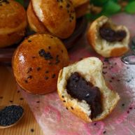 家有烤箱黑芝麻豆沙面包