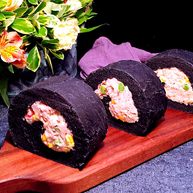 蟹柳土豆泥竹炭面包卷