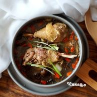 土鸡山蘑菇汤山珍野味、补气补虚、赶走疲劳