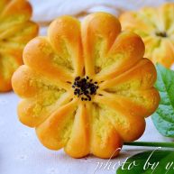 椰蓉花朵面包