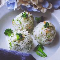 营养低脂美貌便当西兰花饭团