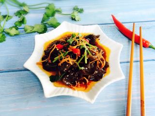 18、虫草花拌木耳,成品图二