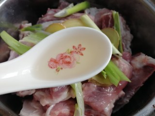 7、椒盐排骨,料酒。