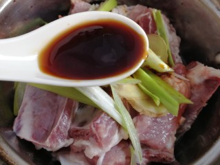 9、椒盐排骨,蚝油。