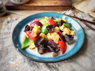 14、洋葱木耳炒鸡蛋#吃出好身材#,成品。