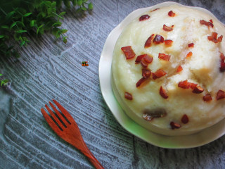 13、红枣大米糕,一股米香味扑鼻而来，香喷喷好吃看得见