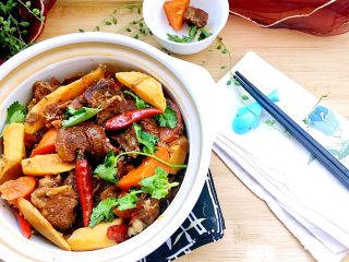31、山药胡萝卜牛肉煲,成品