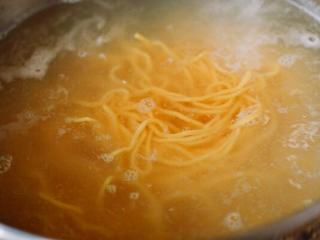 1、姜葱面,面条煮熟