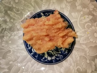 5、蔬菜肉蛋肠,鸡肉剁成肉泥