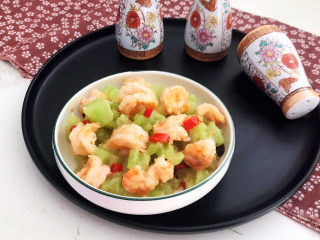 23、莴笋炒虾仁,莴笋炒虾仁清淡适宜,鲜香脆爽~