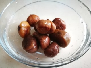 4、话梅烧仔排,熟栗子