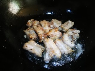 9、话梅烧仔排,两面焦黄