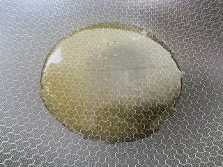 12、酸辣黄瓜条-开胃小菜,锅中加入适量食用油加热至五成热