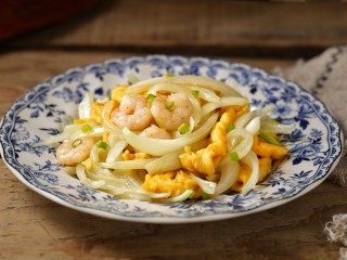 13、虾仁洋葱炒蛋,成品图