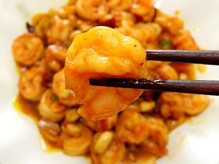 13、宫保虾仁,朋友们,来,张嘴。哇塞,很好吃。