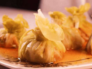 12、饺子馅的新鲜吃法，比拿来包饺子还要好吃！,锅上汽后，蒸个18分钟左右就可以出锅啦。