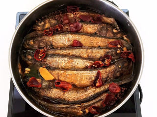 18、红烧小黄鱼,红烧小黄鱼熟了~