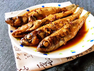 19、红烧小黄鱼,红烧小黄鱼鲜美嫩滑，非常完美~