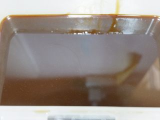 3、阿胶糕固元膏,浸泡好的阿胶。