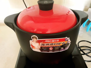 6、高汤娃娃菜,大火烧开后小火慢煲40分钟