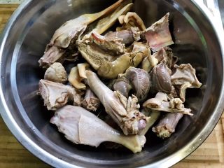 17、笋干老鸭煲（高压锅版）,控干水分，备用