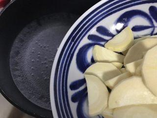 19、笋干老鸭煲（高压锅版）,水开后下冬笋