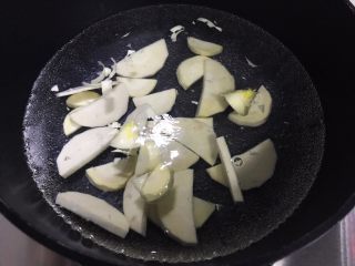 20、笋干老鸭煲（高压锅版）,煮2分钟去涩