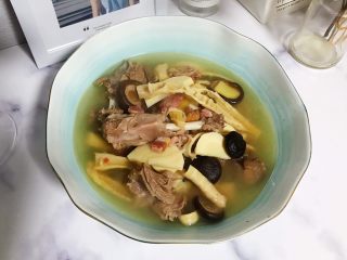 32、笋干老鸭煲（高压锅版）,成品图