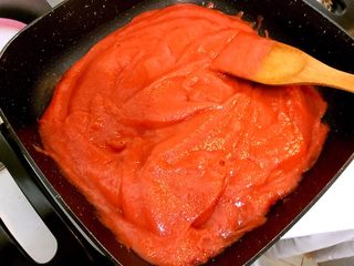 12、山楂糕,小火慢炒,炒的过程很漫长,需要耐心