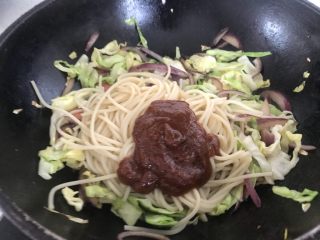 10、家常版拿波里意面,加入番茄酱