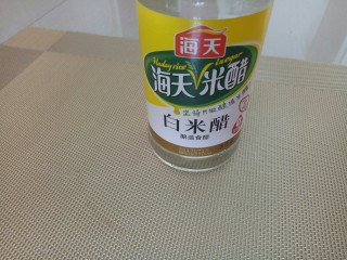 4、#山楂球#,我用的是海天白米醋。